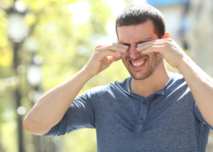 5 great tips to avoid itchy eyes during hay fever